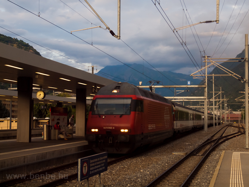 The SBB Re460 090-4 seen at photo