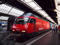 The CFF/FFS 460 012-8 seen at Zürich Hauptbahnhof
