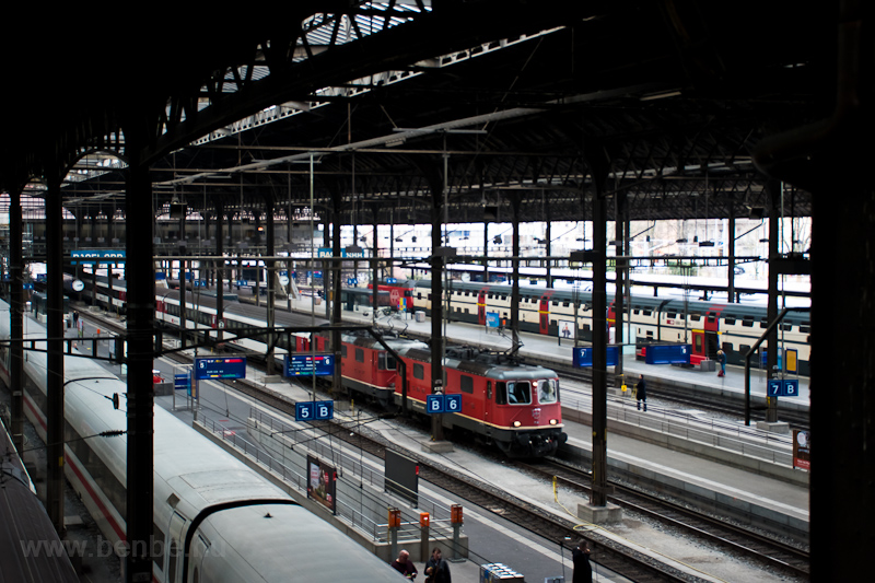 Two SBB Re 4/4 electric locomotives had arrived at Basel SBB hauling an InterCity train photo