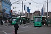 A Basler Verkehrs-Betriebe (BVB) 309 plyaszm Combino villamosa Basel SBB lloms előtt