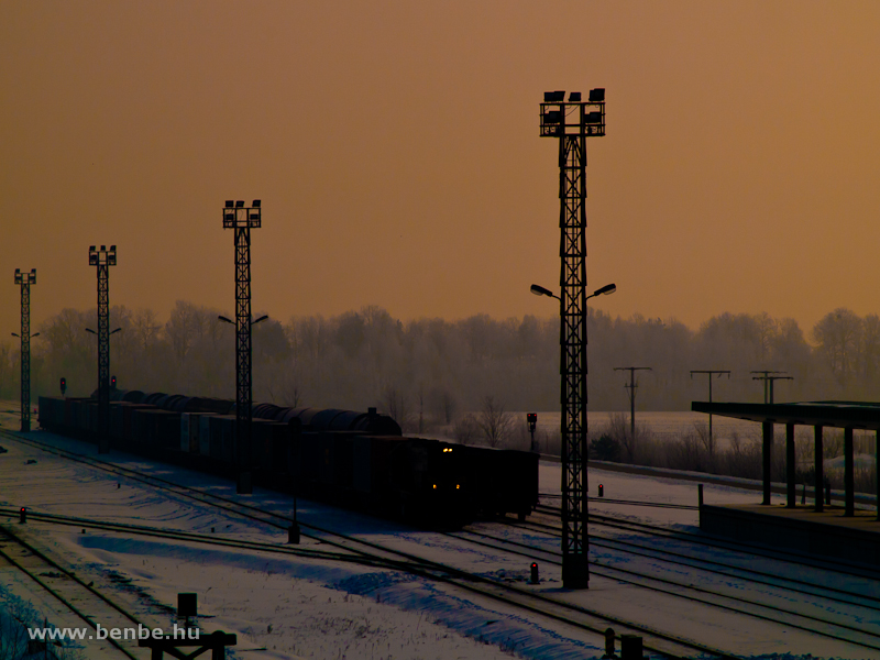 The SŽ 664 119 nicknamed Raegen at Hodoš photo