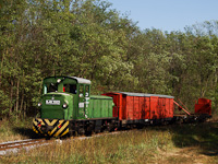 The Mk48,2002 is hauling a freight train between Martinka and Erdszlak